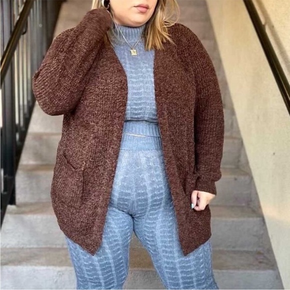 WOMENS PLUS SIZE CURVY BROWN KNIT CARDIGAN SWEATER - Picture 2 of 2